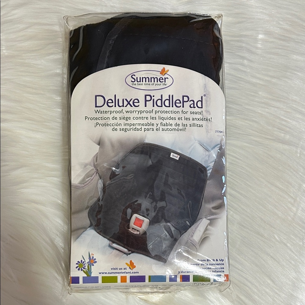 NWT Summer Deluxe Piddle Pad Car Seat Protector